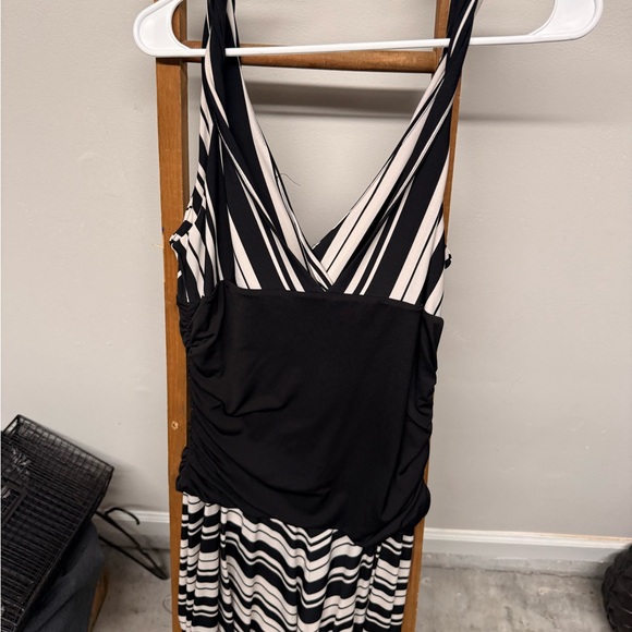 Robbie Bee Monochrome Striped Dress - Picture 2 of 3